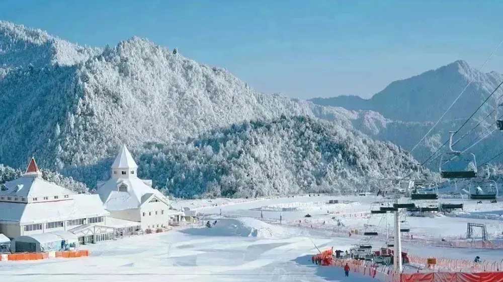 西嶺雪山風景區(qū).jpg