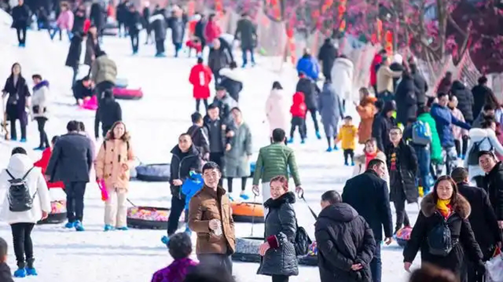 曾家山景區(qū)滑雪場(chǎng).jpg